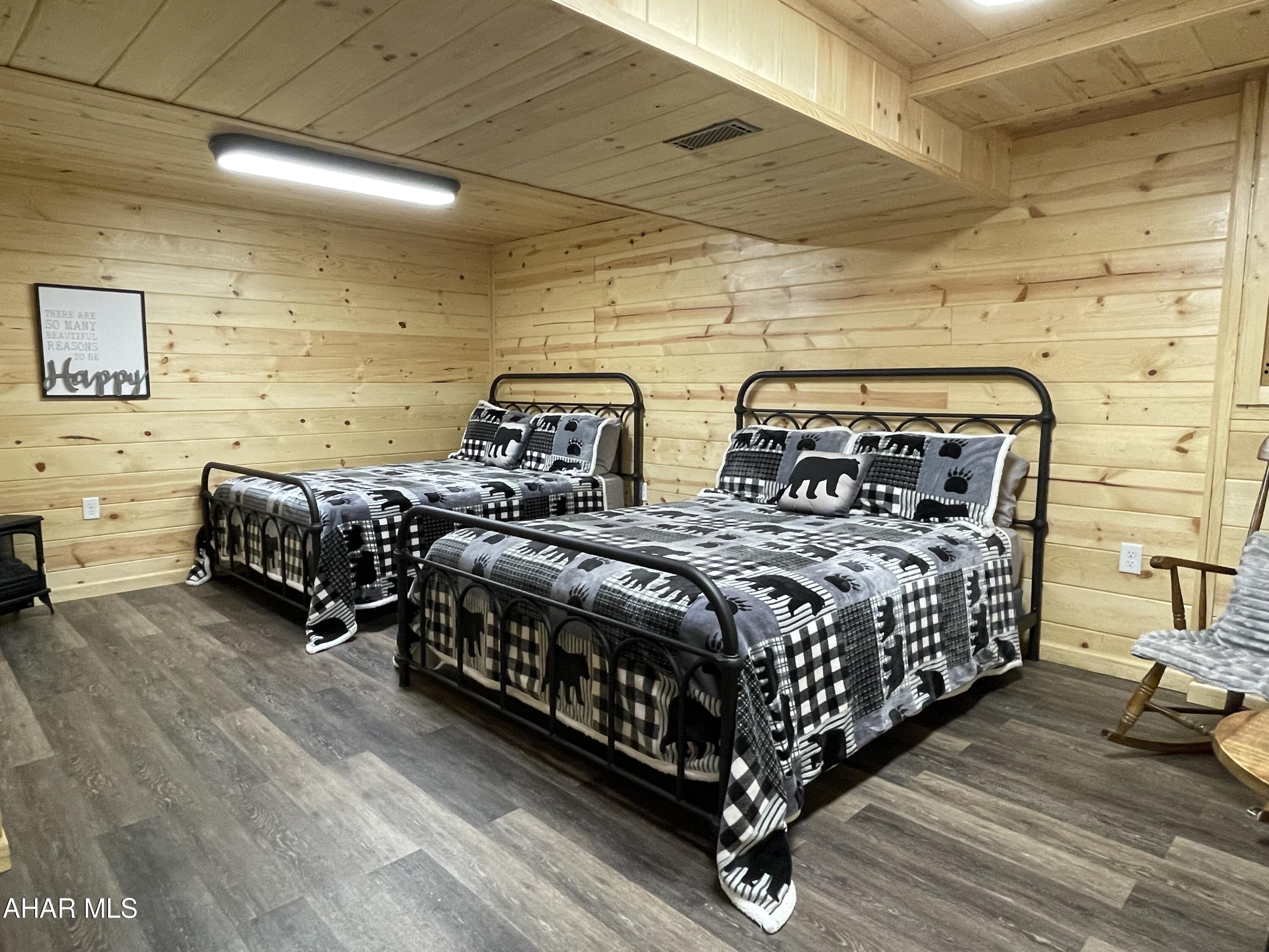 Glendale Yearound - Residential