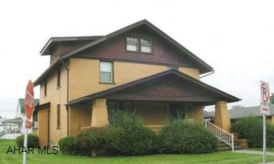 SOLID 3 STY. NAT. WD. WRK. NEWER CARPET IN D.RM. & L.RM. SOME NEW WINDOWS. NEWER H.W. FURNACE & ROOF. LOADS OF POTENTIAL. SOLID 3 STY. NAT. WD. WRK. NEWER CARPET IN D.RM. & L.RM. SOME NEW WINDOWS. NEWER H.W. FURNACE & ROOF. LOADS OF POTENTIAL.