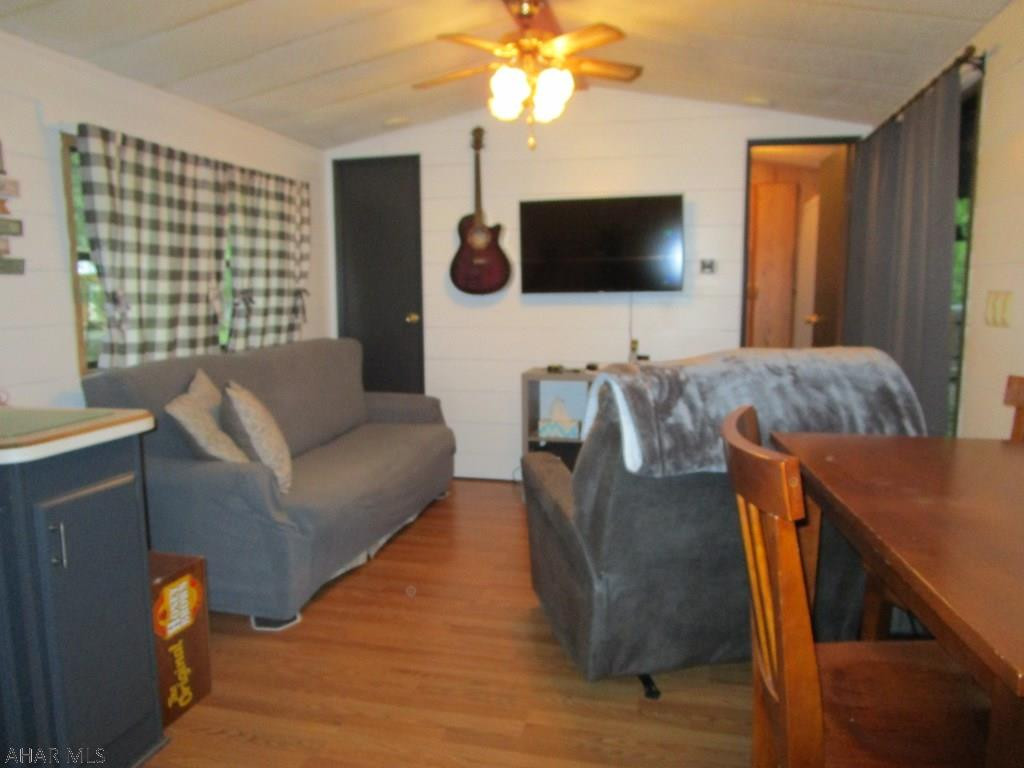 Glendale Yearound - Residential