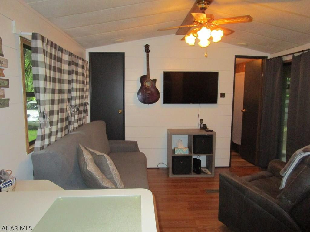 Glendale Yearound - Residential