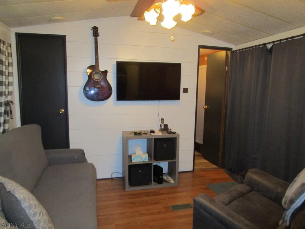 Glendale Yearound - Residential