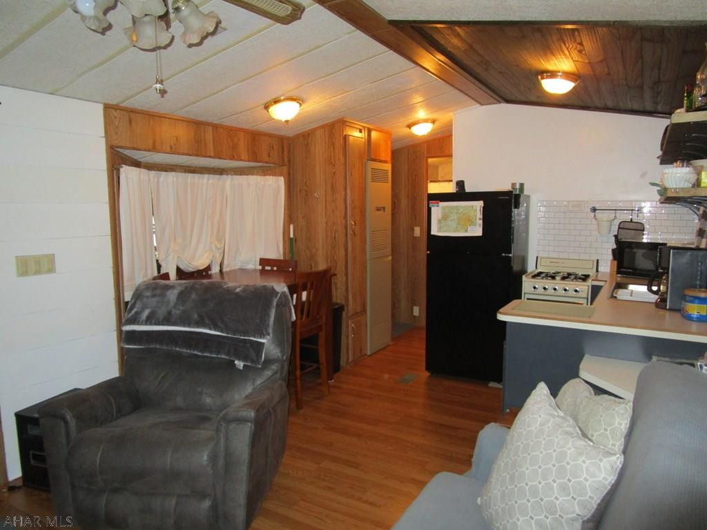 Glendale Yearound - Residential