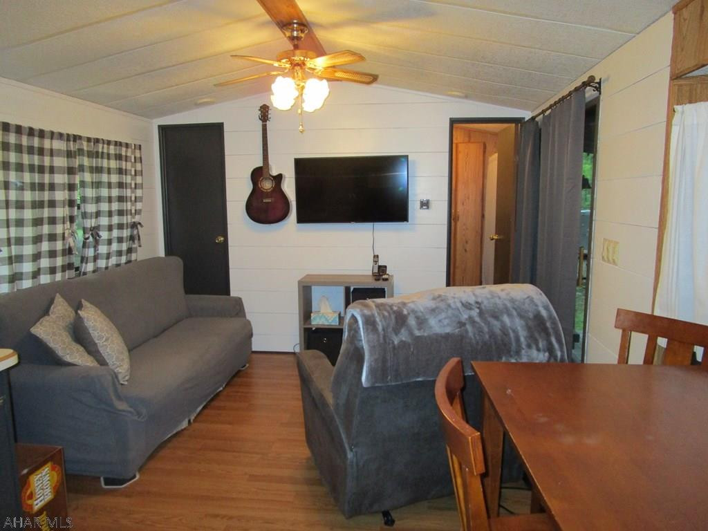 Glendale Yearound - Residential