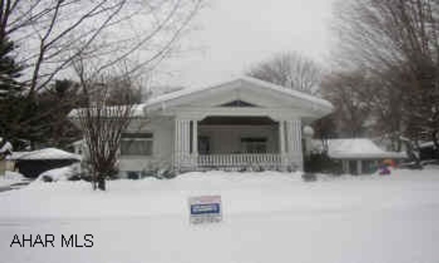 ABSOLUTELY MUST SEE INSIDE!  VERY LARGE HOME.  BEAMED CEILINGS, OAK THROUGHOUT, STONE FIREPLACE IN LIVING ROOM AND FAMIILY ROOM IN BASEMENT, HARDWOOD FLOORS, LEADED GLASS WINDOWS, WATERPROOFING SYSTEM IN BASEMENT.  LIFETIME WARRANTY TRANSFERRABLE.