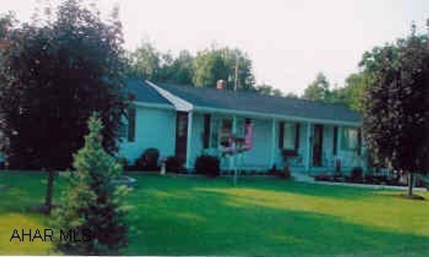 3 Bedroom Ranch, with attached apartment