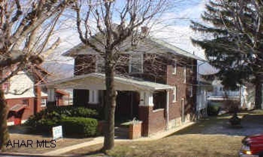 VERY NICE BRICK IN CONVENIENT NEIGHBORHOOD, 1ST FLOOR FAMILY ROOM, GOOD CONDITION, OFF-STREET PARKING. VERY NICE BRICK IN CONVENIENT NEIGHBORHOOD, 1ST FLOOR FAMILY ROOM, GOOD CONDITION, OFF-STREET PARKING.  HEAT TYPE IS BASEBOARD/ HOT WATER.