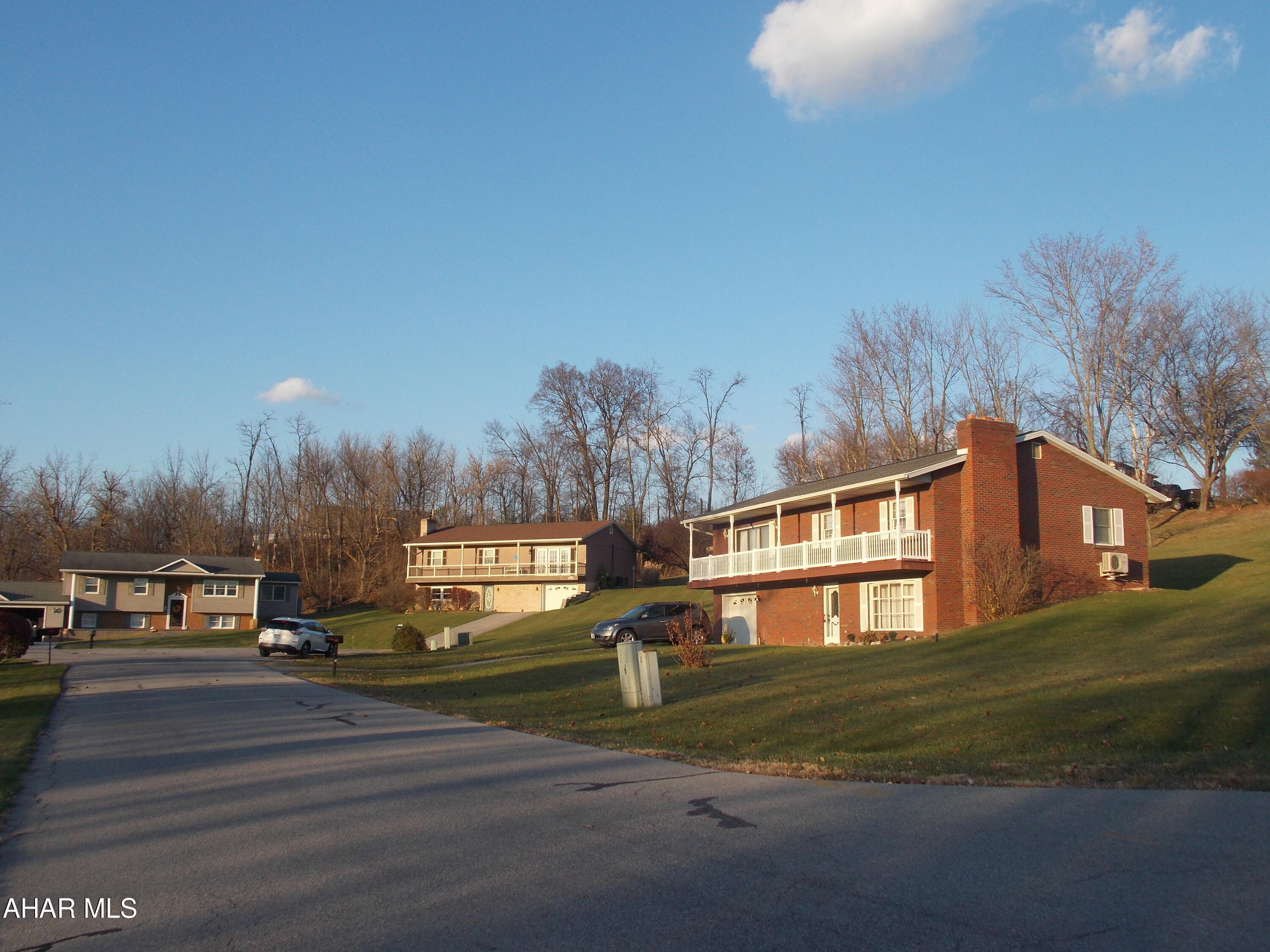 Rolling Hills - Residential