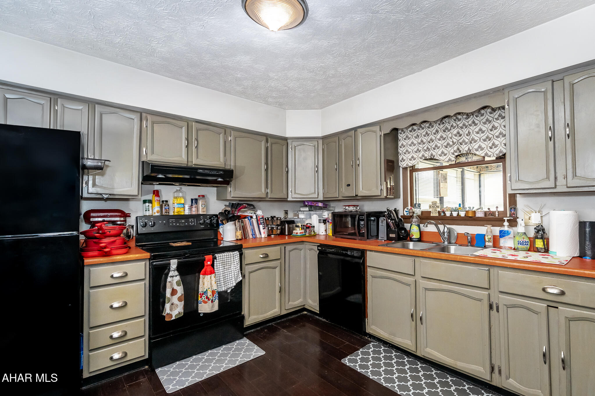 Rolling Hills - Residential