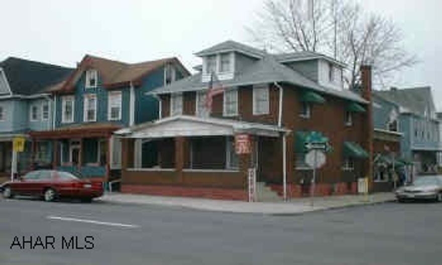 Good brick property with two apartments and barbershop BRING OFFERS!!  Drastically Reduced!! Seller will sacrifice for $21,000 if closed by 12/30/02. Good brick property with two apartments and barbershop. Grosses almost Eleven Thousand per year.