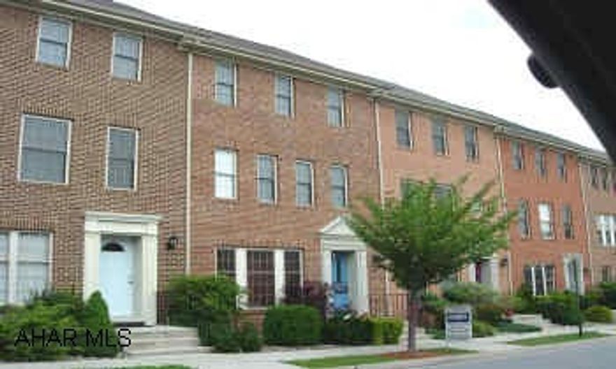 MAINTENANCE FREE TOWNHOUSE IN HOLLIDAY HILLS. ADJACENT TO PARK WITH PAVILLION.