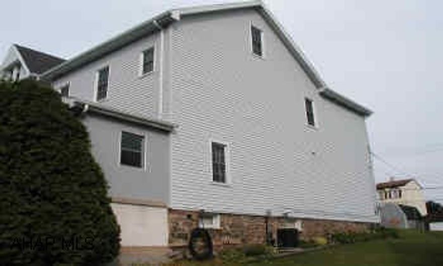 NEW ROOF, WINDOWS, FURNACE AND CENTRAL AIR.  1ST FLOOR LAUNDRY, 3 BEDROOMS AND BONUS ROOM.  WON'T LAST! NEW ROOF, WINDOWS, FURNACE AND CENTRAL AIR.  LAUNDRY ON 1ST FLR, 3 BEDROOMS AND BONUS RO0OM.  LOTS OF CLOSETS.  WON'T LAST!