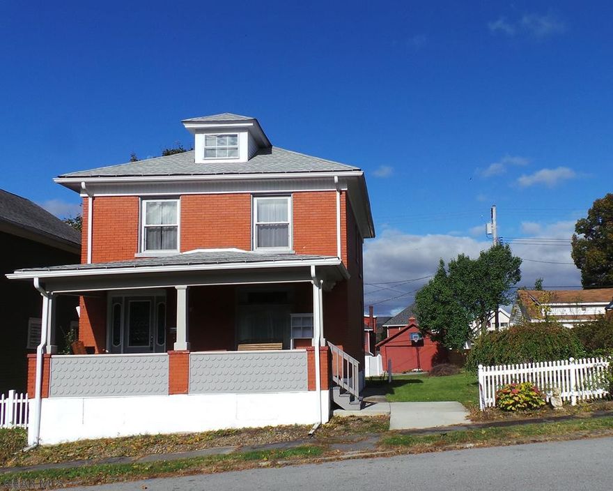 3 BR Brick on double lot with appliances in nice neighborhood.