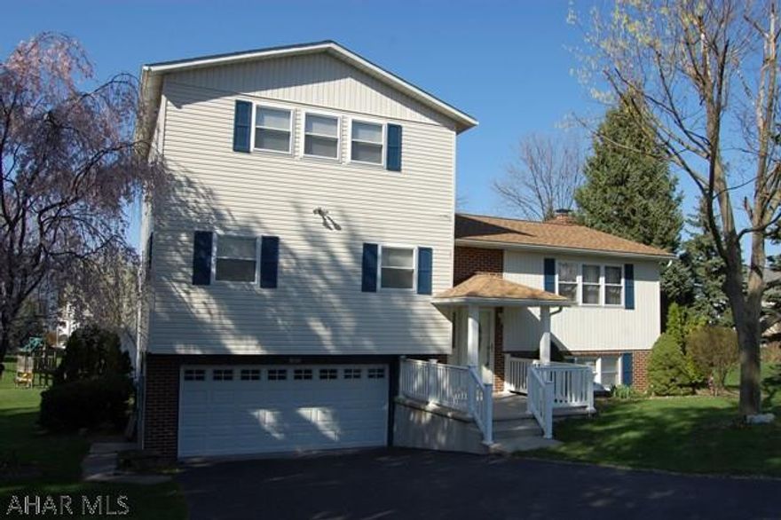 OPEN HOUSE SUNDAY, May, 7th 2017.  200 PM- 330 PM.  Hosted by Jordan Conrad.  Great Price!!  Holiday Heights 4 bedroom, 3 bath home conveniently located at end of a culdesac.  Brand new roof and skylight installed in April 2017.  Nice large kitchen with dining room.  Screened covered deck that overlooks the backyard.  Spacious 18X14 ft master bedroom with newly renovated bath.  Full bath on 1st floor completely remodeled as well. Spacious finished lower level with a gas fireplace.  Don't wait on this one!!  Great price, great location! Call today to schedule your private showing.