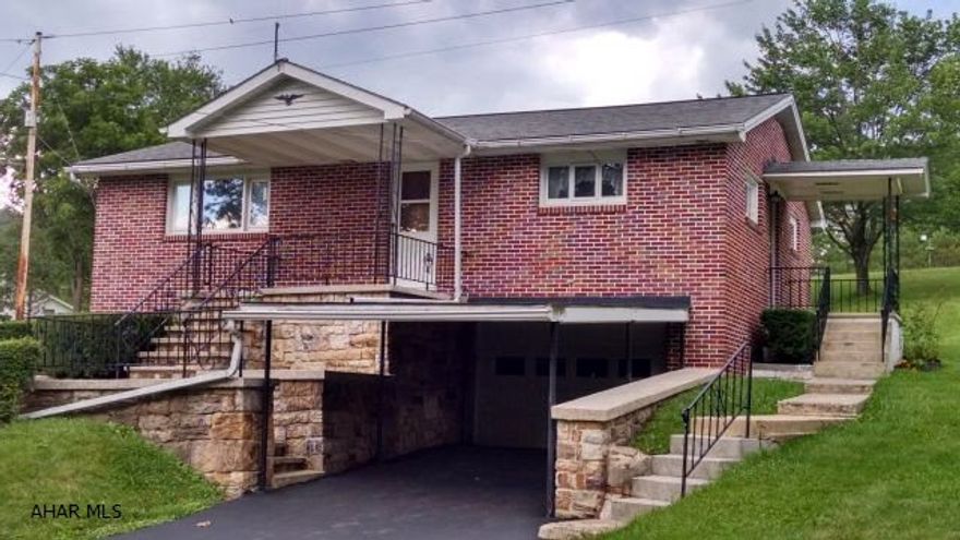 Great opportunity to own a solid 1 story, 2BR, 2BA home, CA, huge 1.32 acre lot in a beautiful neighborhood on Brush Mt. Rd-house needs some updating-but package well priced. Won't last!