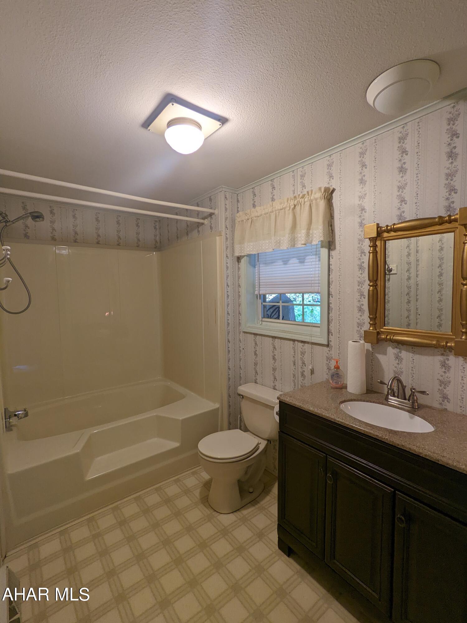 Glendale Yearound - Residential