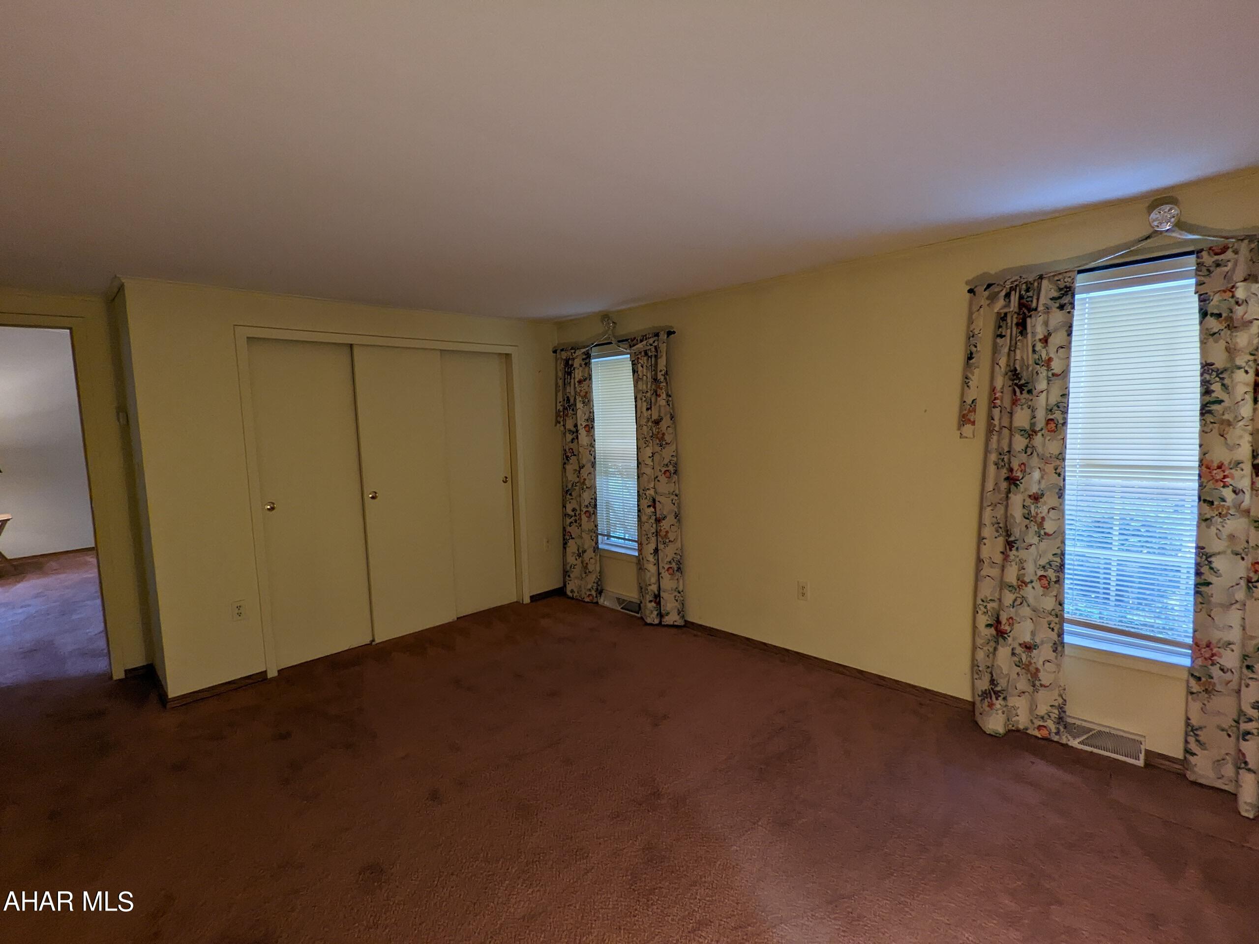 Glendale Yearound - Residential