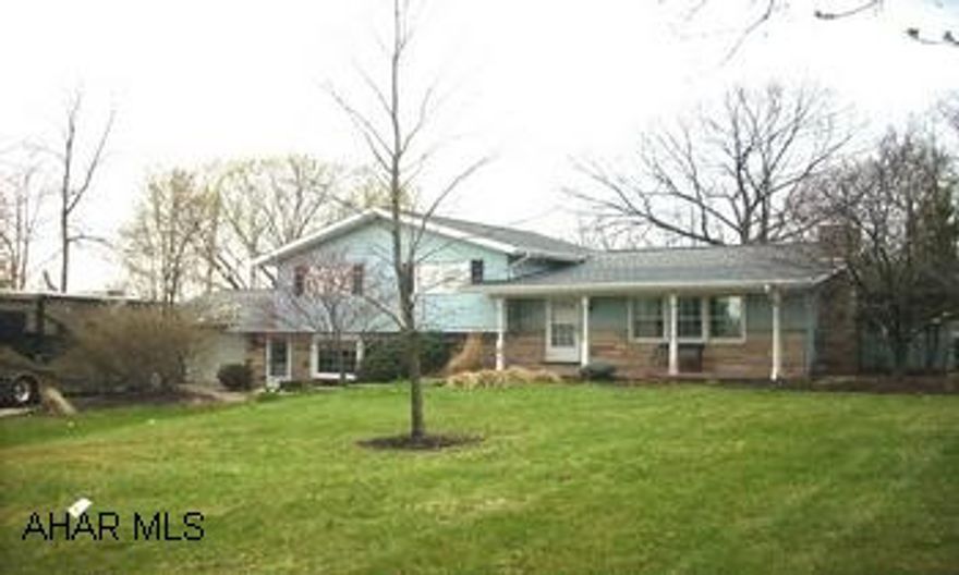 3 BEDROOM TRI- LEVEL WITH ATTACHED TWO CAR GARAGE. POSSESSION AFTER 8-15-09. A "GEM". CUSTOM TRI-LEVEL WITH HARDWOOD FLOORS, CERAMIC TILE & PLASTERED WALLS. CROSSMAN ADDITIONS MADE FAMILYROOM HUGE &  WONDERFUL SUNROOM. FENCED YARD AND MOUNTAIN VIEW. .479 ACRES. SUPER! POSSESSION AFTER 8-15-09.