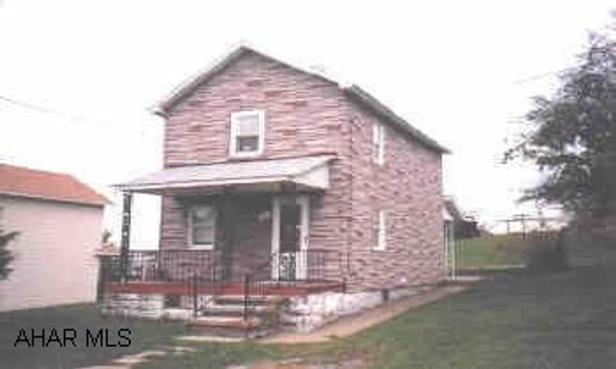 2 story insulbrick home on a 50 x 143 lot. Great starter or investment property.