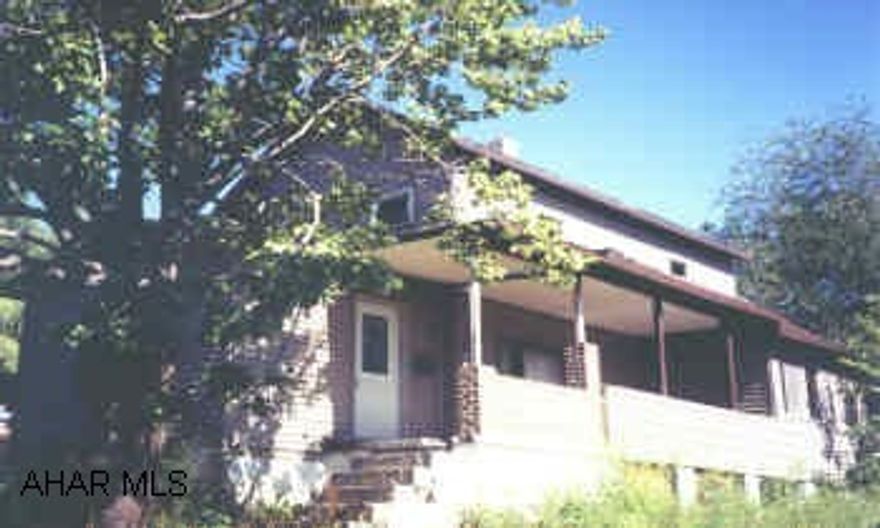 Large home with large lot  needs to be finished inside kitchen and bath needs to be finished, has great potential. no access to basement *** no steps