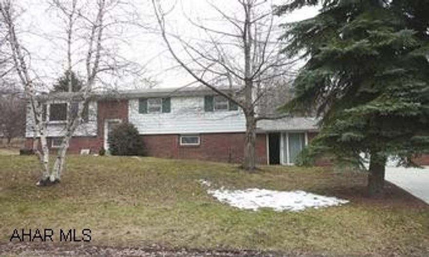 SUPER LOCATION. SPECTACULAR VIEW.ADDITIONAL PHOTOS @ WWW.TREB.COM AND WWW.ALTOONAMIRROR.COM . SUPER LOCATION. SPECTACULAR VIEW. 60 DAY CLOSE. ADDITIONAL PHOTOS @ WWW.TREB.COM AND WWW.ALTOONAMIRROR.COM .