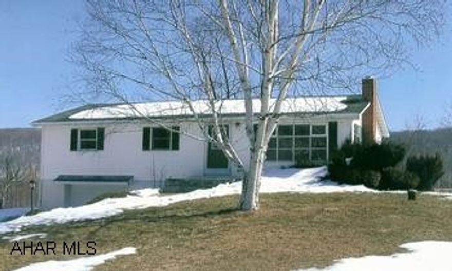 Vinyl-clad ranch with 3BR/1.5 BA on 1/2 acre, 1 car integral garage. Full unfinished basement. Oil FA heat. Nice view. Needs complete rehab. Purchase "AS-IS" Vinyl-clad ranch with 3bR/1.5 BA on 1/2 acre, 1 car integral garage. Full unfinished basement. Oil FA heat. Nice view. Needs complete rehab. Purchase "AS-IS"