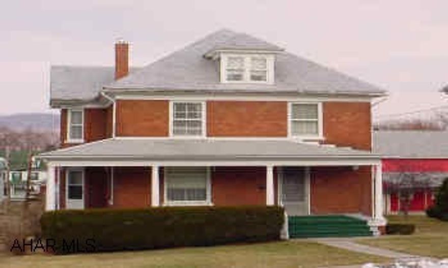 Spacious Two Story Brick, 4BR, 1.5 BA, Gas H/W Heat, Large F/S Porch, Driveway beside house provides off street parking.  Spacious Two Story Brick, 4 BR, 1.5 BA, Gas H/W Heat, Large F/S Porch, Driveway beside house provides off street parking.