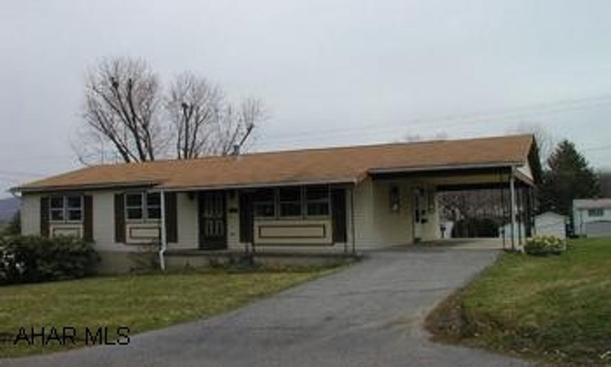 Best of both worlds!  1 story living space plus full basement for additional storage or finish for living space.  3 Bedroom, 1 Bath (could be 2), new carpet and flooring throughout - see pictures.  Call Dee today! Best of both worlds!  1 story living space plus full basement for additional storage or finish for living space.  3 Bedroom, 1 Bath (could be 2), new carpet and flooring throughout - see pictures.  Call Dee today!