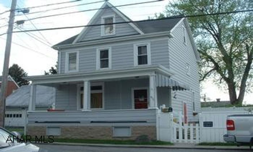 Perfect Home W / White Picket Fence!! New Windows - Newer Roof - Modern Kitchen & Bath - Pocket Doors - Finished Attic, (Kids Play Room) - Shows Beautifuly - Corner Lot