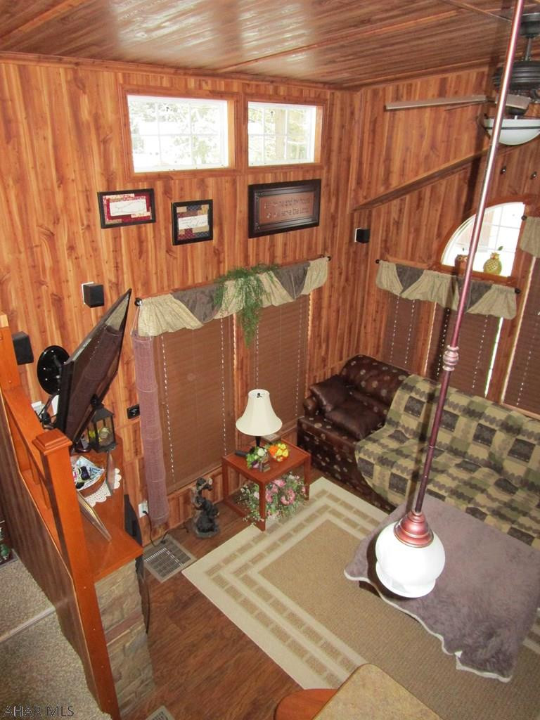 Glendale Yearound - Residential