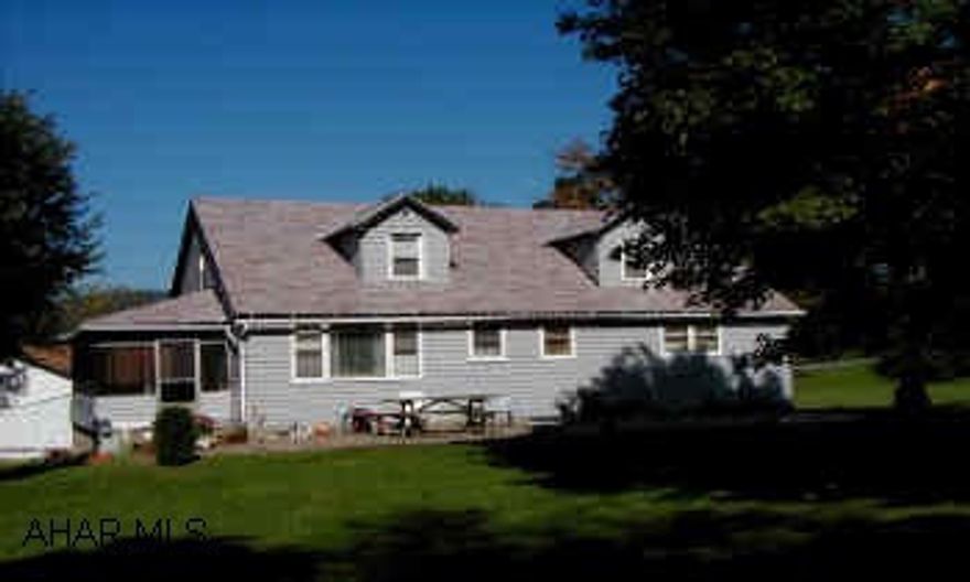 Tyrone Pass Paper Mill, go approx 2 mile Turn (R ) on Stroh & Left on Hancock. Property Located in Northwood on almost 1/2 Acre, Snyder Township. This property includes house not trailer. Trailer owners pay $100.00 rent for lot, Trailer owner is sellers s Tyrone Pass Paper Mill, go approx 2 mile Turn (R ) on Stroh & Left on Hancock. Property Located in Northwood on almost 1/2 Acre, Snyder Township, Northwood on almost 1/2 Acre, Snyder Township. This property includes house not trailer. Trailer owners pay $100.00 rent for lot, Trailer owner is sellers son.