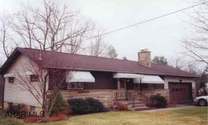 2 BEDROOM STONE & FRAME ONE STORY WITH 2 CAR ATTACHED GARAGE. LOVELY MAINTENANCE FREE TWO BEDROOM WITH TWO CAR GARAGE. 100X264 LOT.  DECK PORCH AND DINING ROOM OVERLOOK PRIVATE WOODED YARD.