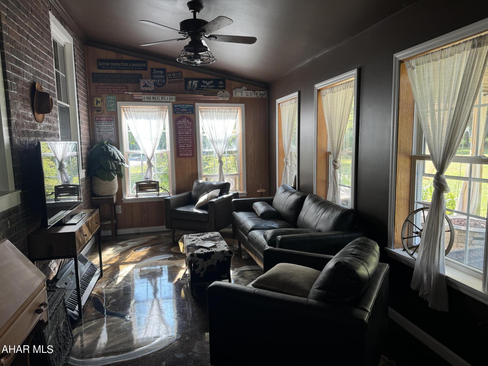 Sinking Valley - Residential