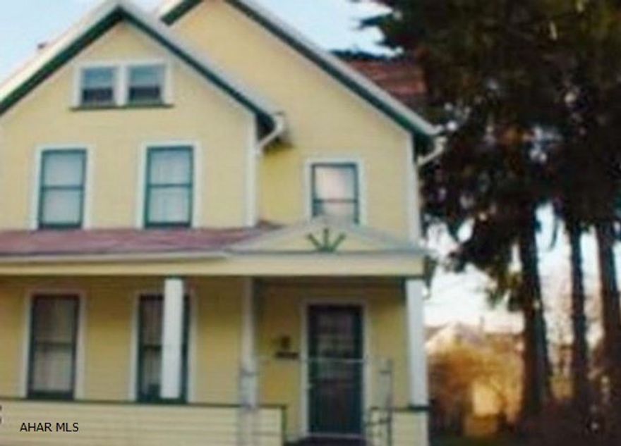 Great fixer in Altoona! 3 bedroom, 1 bath with finished attic that could have 2 more bedrooms or used as bonus space. Large rooms are ready to be updated. Covered front and back porches. Heating system is currently not in working condition. Approximate 2017 taxes are $1020.