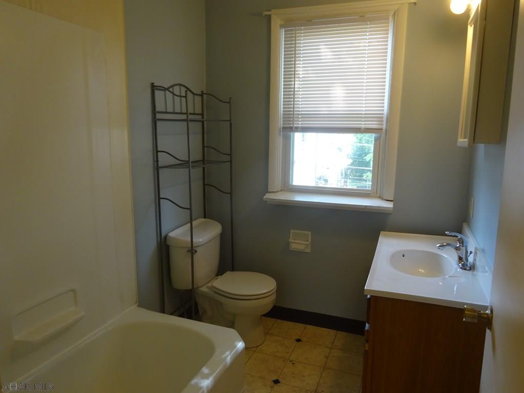 Unknown - Commercial Sale