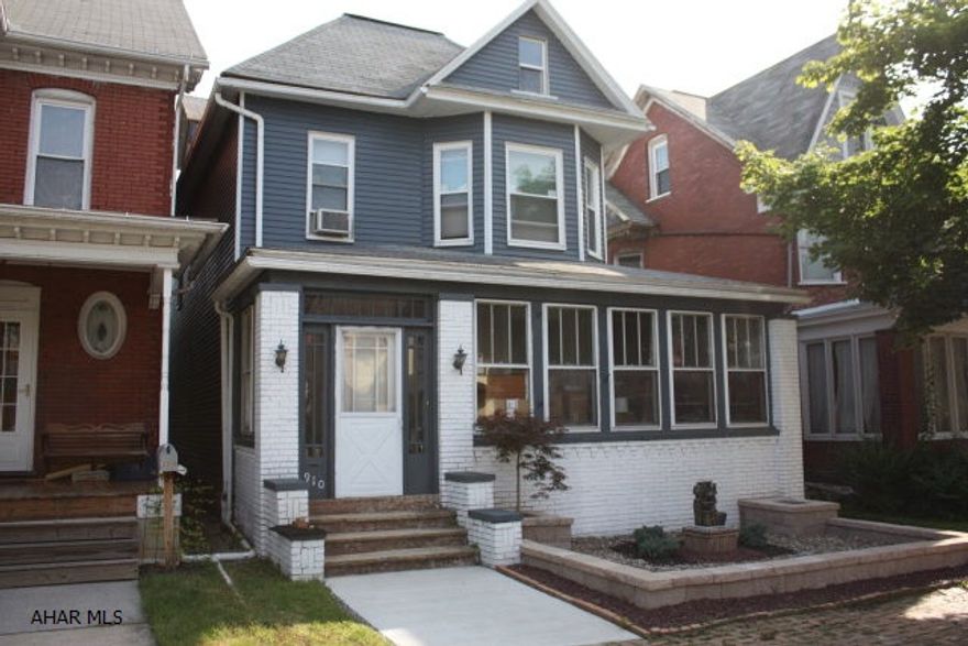 Seller is offering 3% seller's assist on the $67,900 sale price.  Remodeled for you to move right in.  Concrete - that's right, concrete counter tops!  Laminate flooring, washer and dryer on the 1st floor.  All kinds of space in this home with a wraparound enclosed front porch.  Larger than usual lot with offstreet parking.  3 bedrooms and one of them is super size for this type of house.  Don't miss out.