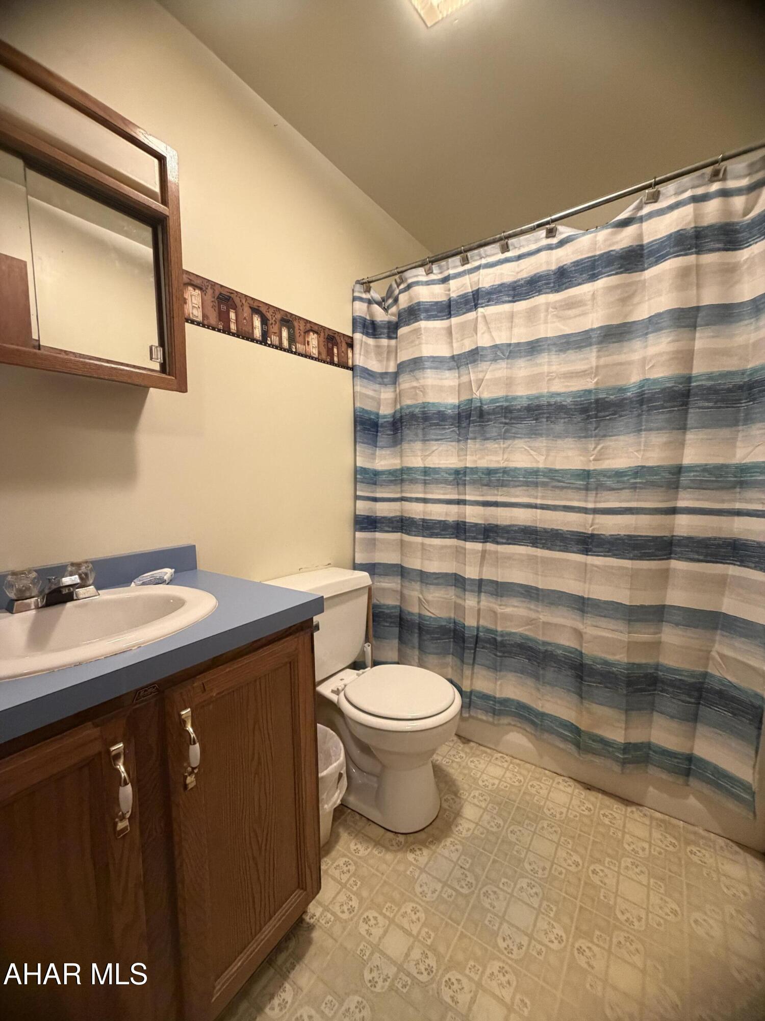 Lakewood Manor - Residential