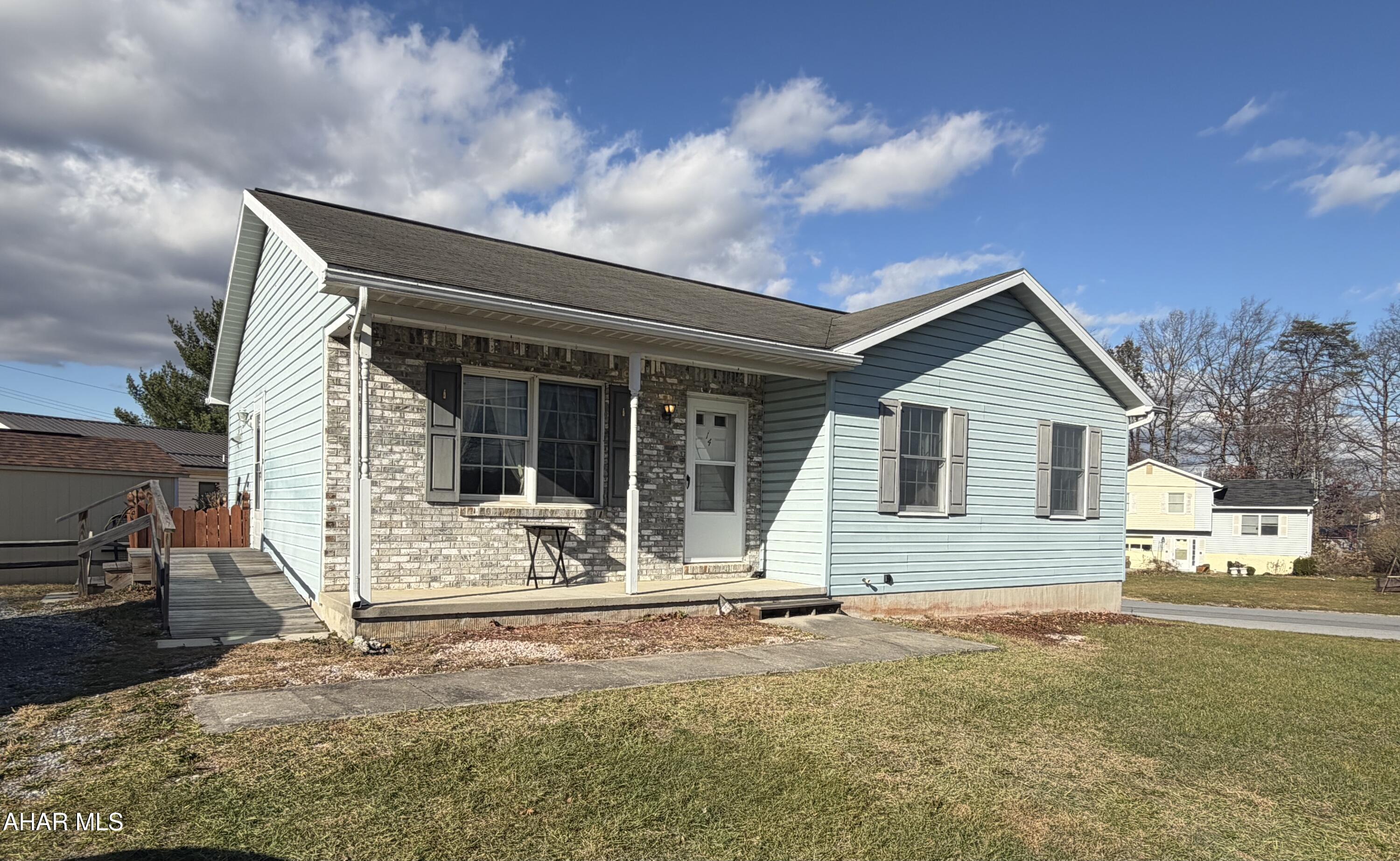 Lakewood Manor - Residential