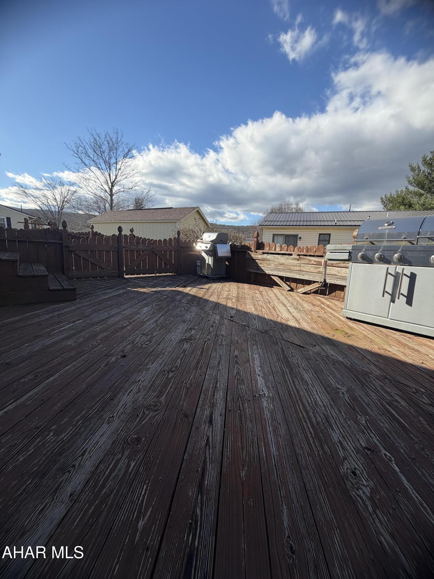 Lakewood Manor - Residential