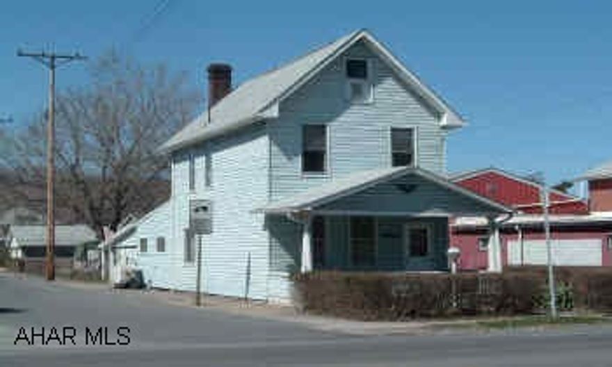 Cute home; move-in condition, attic could be 3rd bdrm-fin. but not heated.  3% Seller Concession Adorable home, fenced back yd., rear patio, really cute, must see!! Great price in the H-burg School District!!   3% Seller Concession