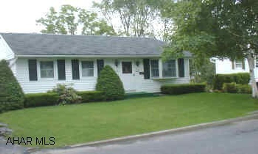 YOU MUST SEE THIS ONE!  SWEET RANCH WITH FULLY FINISHED LOWER LEVEL AND ADDITION.   2 BATHS, FAMILY ROOM WITH FIREPLACE, WET BAR AND VAULTED CEILING, GREENHOUSE AND POOL. $1000 BONUS TO SELLING AGENCY IF UNDER CONTRACT BY AUG. 31, 2003.