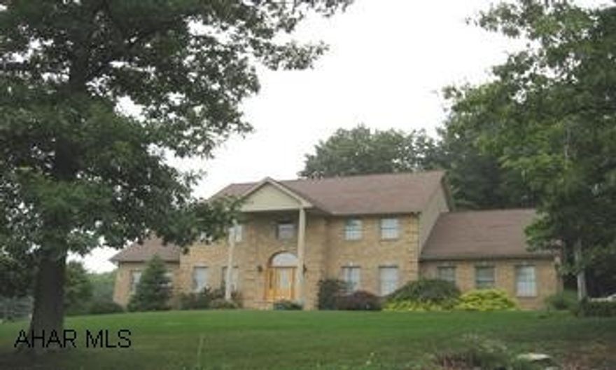 SYLVAN EAST-SITUATED ON 1+ ACRE-4 BDRMS-4 1/2 BATHS-DUAL FURNACE & A/C-CATHEDRAL CEILING IN FR-GRANITE TOP ISLAND-FULL FINISHED BASEMENT- W/ OFFICE OR WORK OUT FOOM. 3 CAR GARAGE-SHED INCLUDED-PLUS KENNEL FOR DOGS-CONTACT SUSAN 935-8252-IMMACULATE!!!! SYLVAN EAST-SITUATED ON 1+ ACRE-4 BDRMS-4 1/2 BATHS-DUAL FURNACE & A/C-CATHEDRAL CEILING IN FR-GRANITE TOP ISLAND-FULL FINISHED BASEMENT- W/ OFFICE OR WORK OUT FOOM. SECURITY SYSTEM INCLUDED. 3 CAR GARAGE-SHED INCLUDED-PLUS KENNEL FOR DOGS-CONTACT SUSAN 935-8252-IMMACULATE!!!!