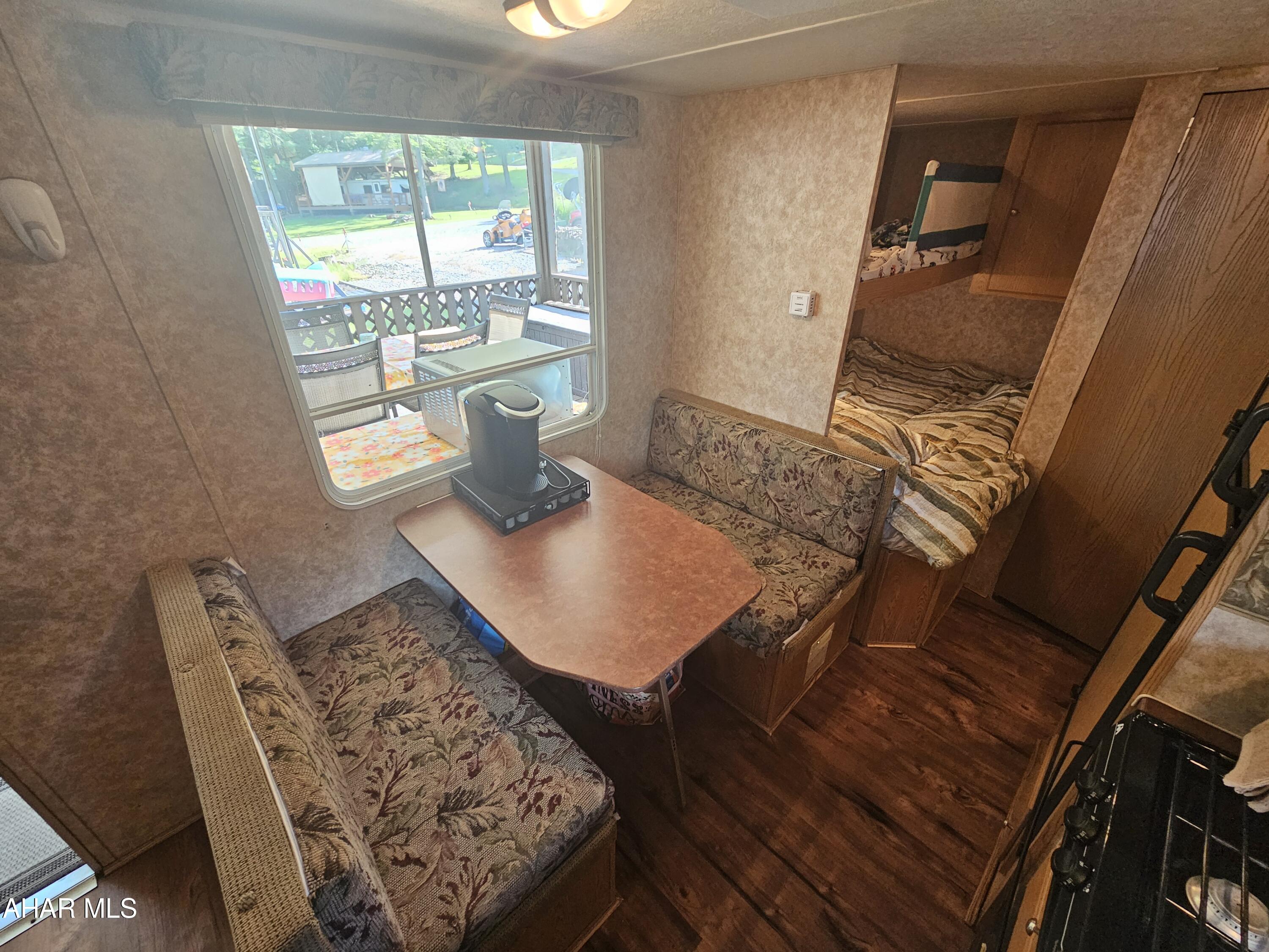 Glendale Yearound - Residential