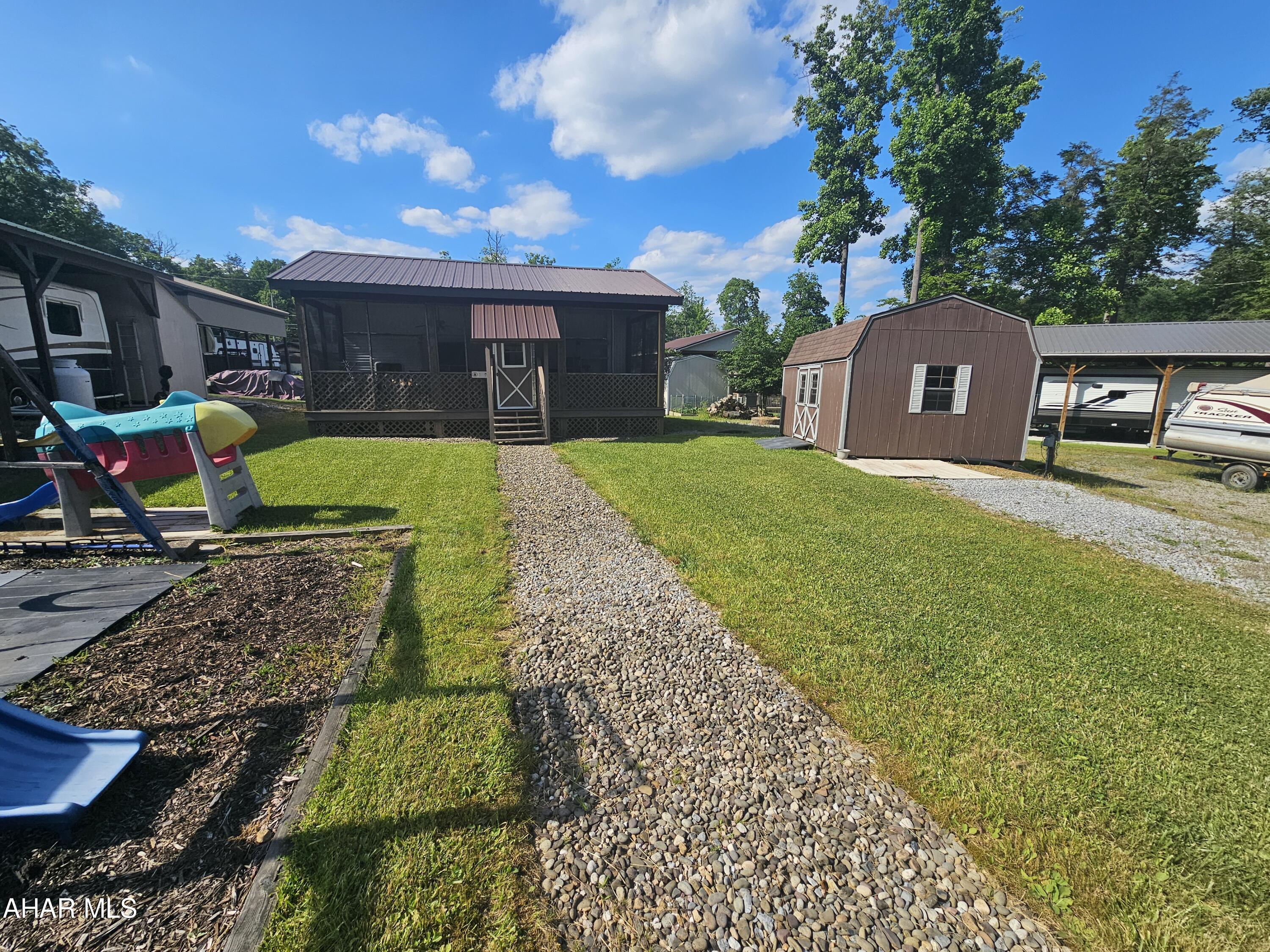 Glendale Yearound - Residential