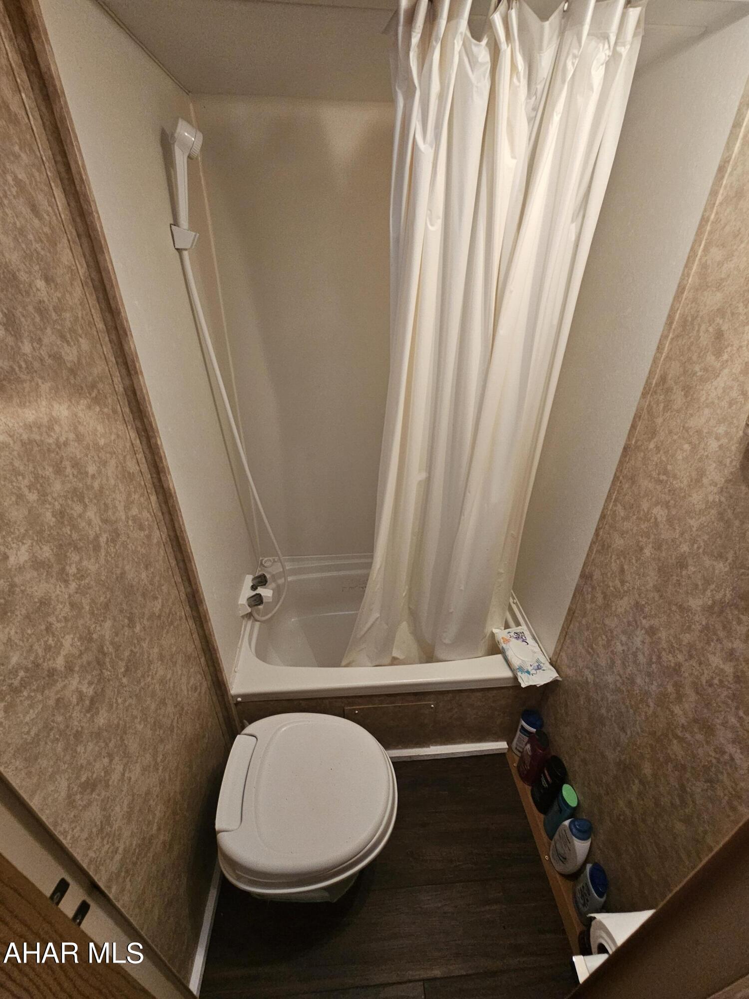 Glendale Yearound - Residential