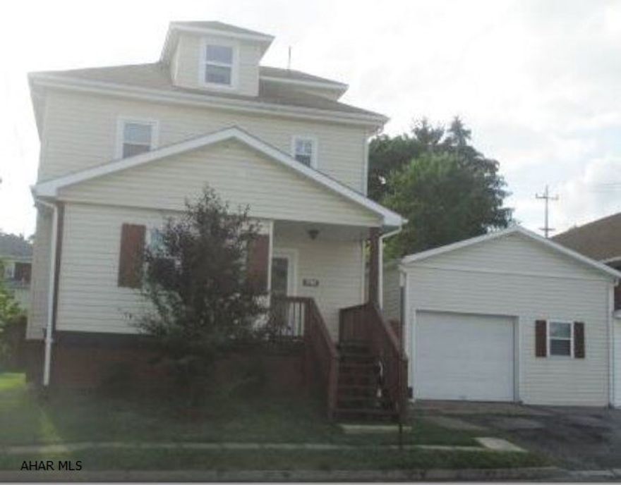 This home has been meticulously maintained with an open floor concept featuring 3 bedrooms, 1 1/2 bathrooms and a bonus room that is perfect for a home office. The newer spacious kitchen with island has hardwoods floors and french doors that open to a covered deck leading to a rear patio and BBQ arbor. The home has newer roof, vinyl siding, insulation, windows, fascia, soffit, gutters, and spouts and sits on a double lot with fruit trees and additional off street parking from alley. The over-sized 1 car garage has room for all your toys. Included is a home warranty until 9/15/2017. Move in ready! All this for 94,900!