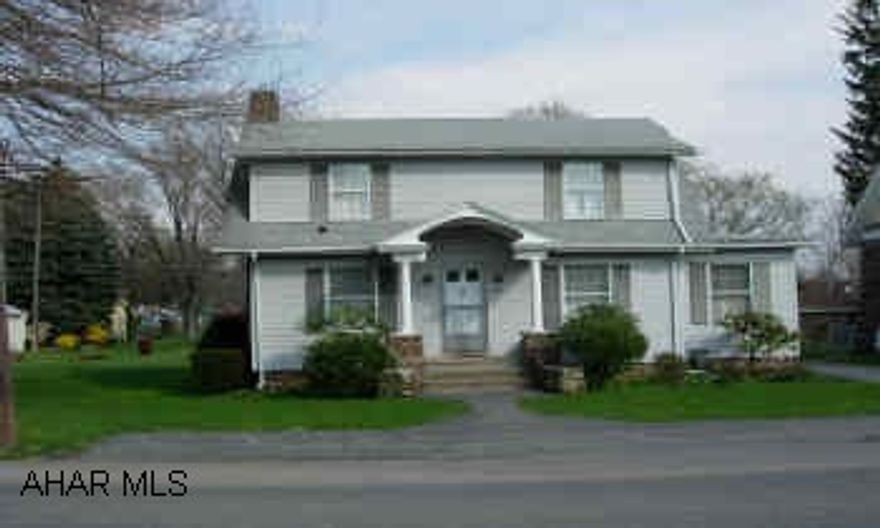 SUPER LOCATION IN ELDORADO. SUPER LARGE ROOMS. LEVEL LOT. MANY BUILT-INS.  SUPER LOCATION IN ELDORADO. LARGE ROOMS. MANY BUILT-INS. CENTRAL AIR. 1 CAR GARAGE. NEW SIDING. CONTACT SUSAN 935-8252. STOVE DOES NOT WORK.