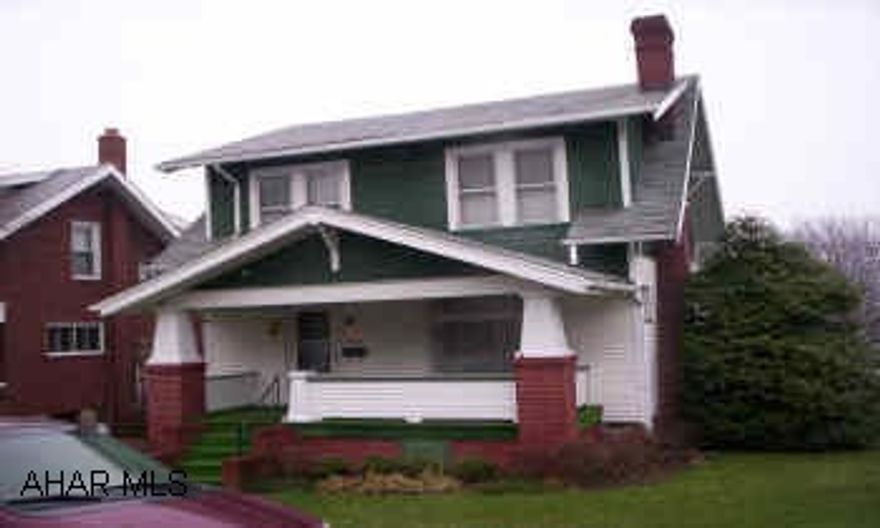 One grape plant from the back yard does not stay very well maintained 3BR 1.25BA home in nice area. Offers original woodwork Eat-in kitchen f/p in LR window seats in dining room & bedroom, french doors, hardwood floors under carpet & 1 car garage & C/A