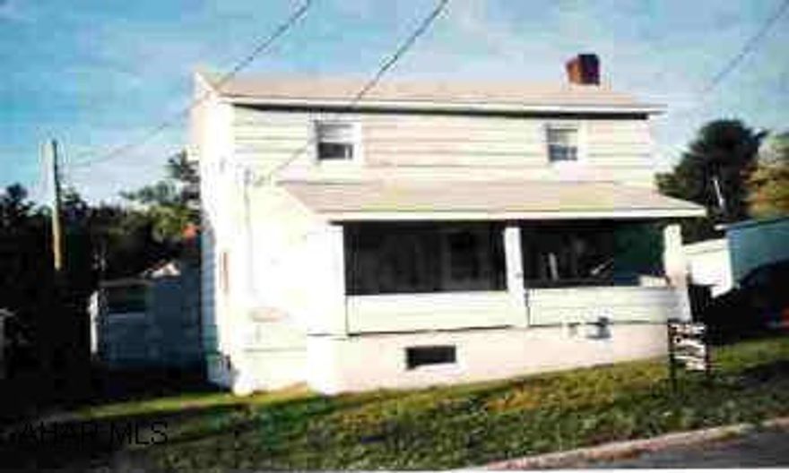 Must -see- Great starter- newer roof- lockbox- mobile home in back- used for storage- Call office