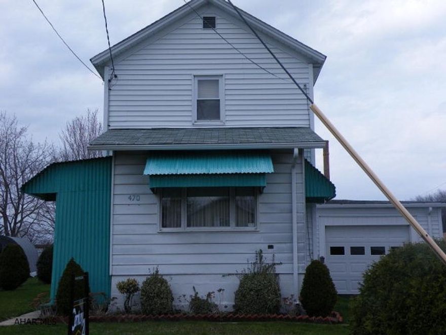 Cute 2 BR,vinyl sided home with 1 car attached garage. Huge living room. appliances included. move-in condition. Owner will help with seller assist!