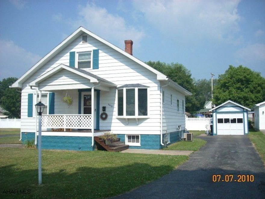 Beautifully maintained 3 bedroom, 1.5 bath home on large, flat lot in Eldorado. Detached garage, covered front porch & covered back patio. Newer roof, furnace, & laminate flooring (over hardwood). Open floor plan. Great for starter home or downsizing. Home warranty included.